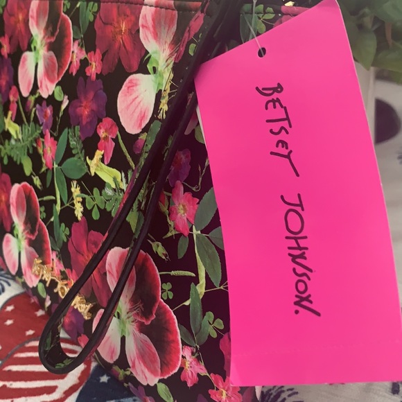 New Betsey Johnson CHOOSE KINDNESS Floral Pouch Wristlet - Picture 6 of 15